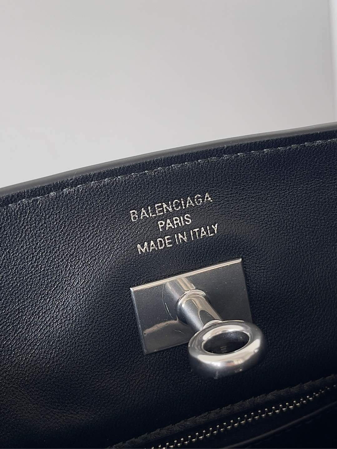 Balenciaga Women's Bel Air Leather Shoulder Bag Casual Hobo Bag Bags Solid Color Handbag Bag 8110182ABAV1000 Ngvp #9928