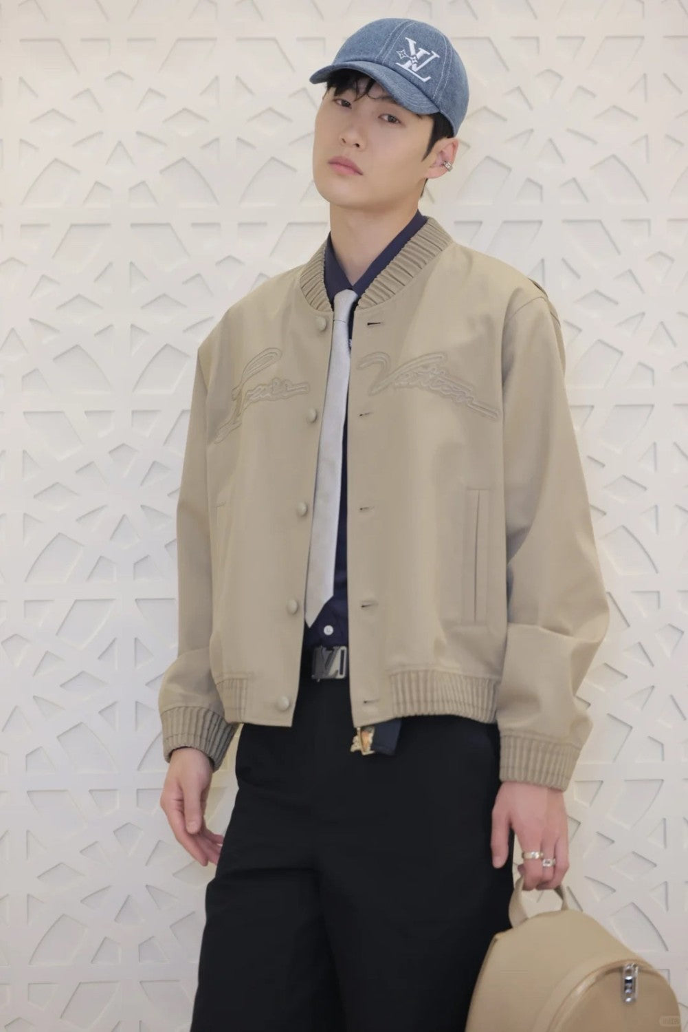 Louis Vuitton Men's Spring and Autumn Solid Color Embroidery Letter Print Zipper Long Sleeve Jacket #72532