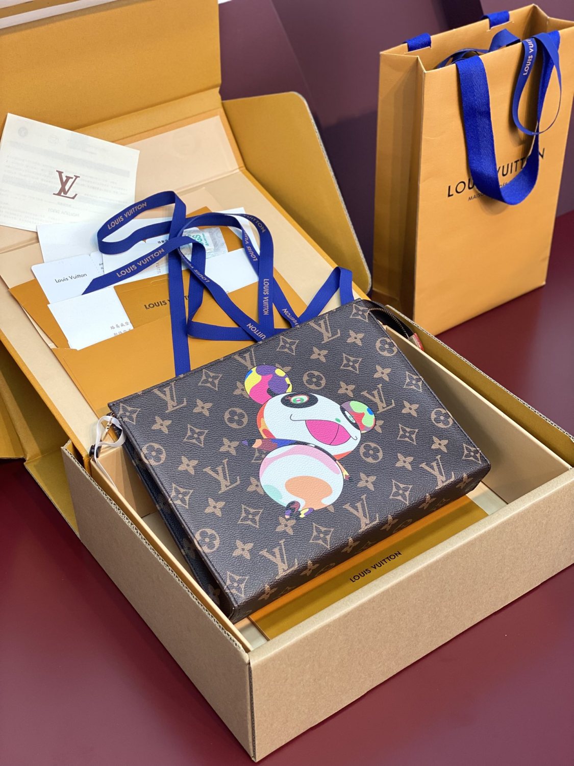 Louis Vuitton LV x TM Women's Solid Color Letter Print Graffiti Pattern Leather Zipper Closure Three-in-One Clutch Bag Bags #77916