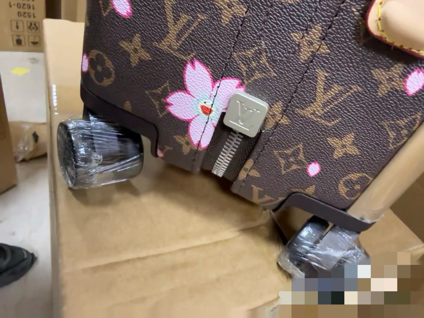 Louis Vuitton x Takashi Murakami Horizon Cherry Blossom Series 20-inch Luggage Coated Canvas Solid Color Travel Box Bag Bags M13788 #81581