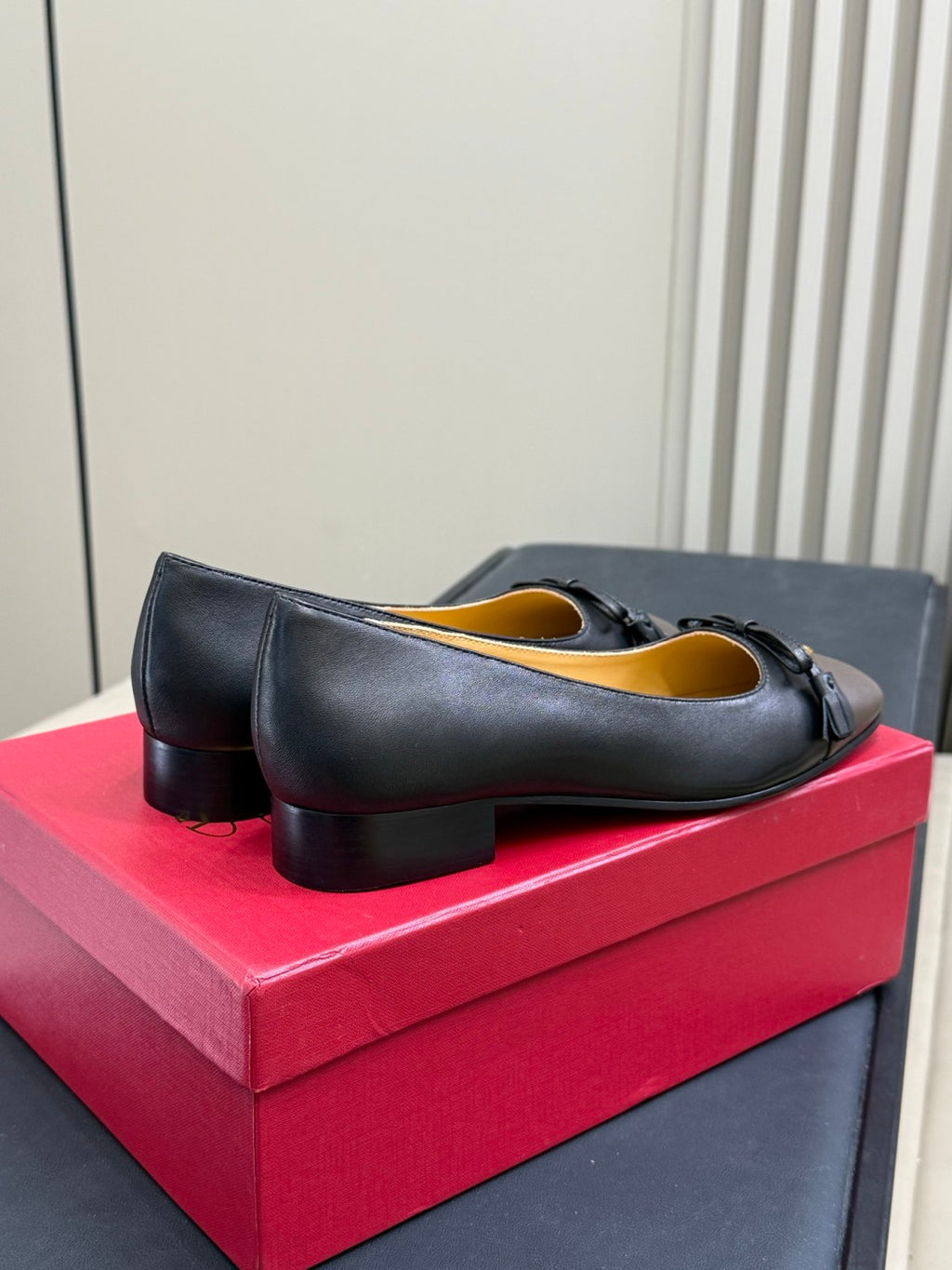 Valentino Garavani Valet Du Roi Leather Ballet Flats #336898