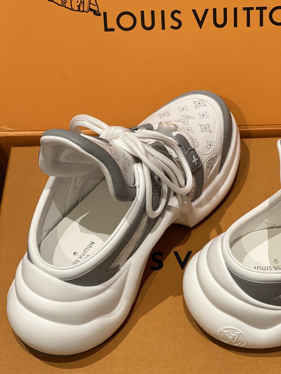 Louis Vuitton LV Archlight Women's Spring and Summer One Foot Stirrup Casual Low Top Lace Up Sneakers Shoes #76659