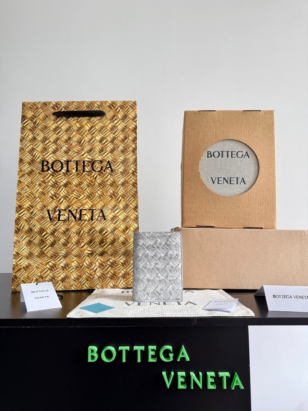 Bottega Veneta 26SS New Woven Folding Style Passport Clip Wallet Bag # 195273
