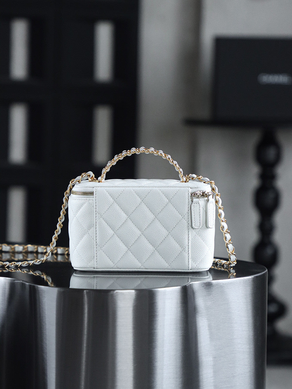 Chanel Women's Solid Color Chain Shoulder Grain Embossed Calfskin Box Bag Tote Shoulder Bags #75595