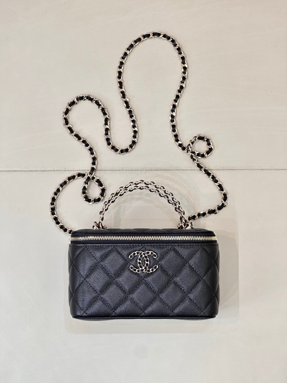 CHANEL Long Vanity With Chain Grained Shiny Calfskin Gold-tone Metal White #383847