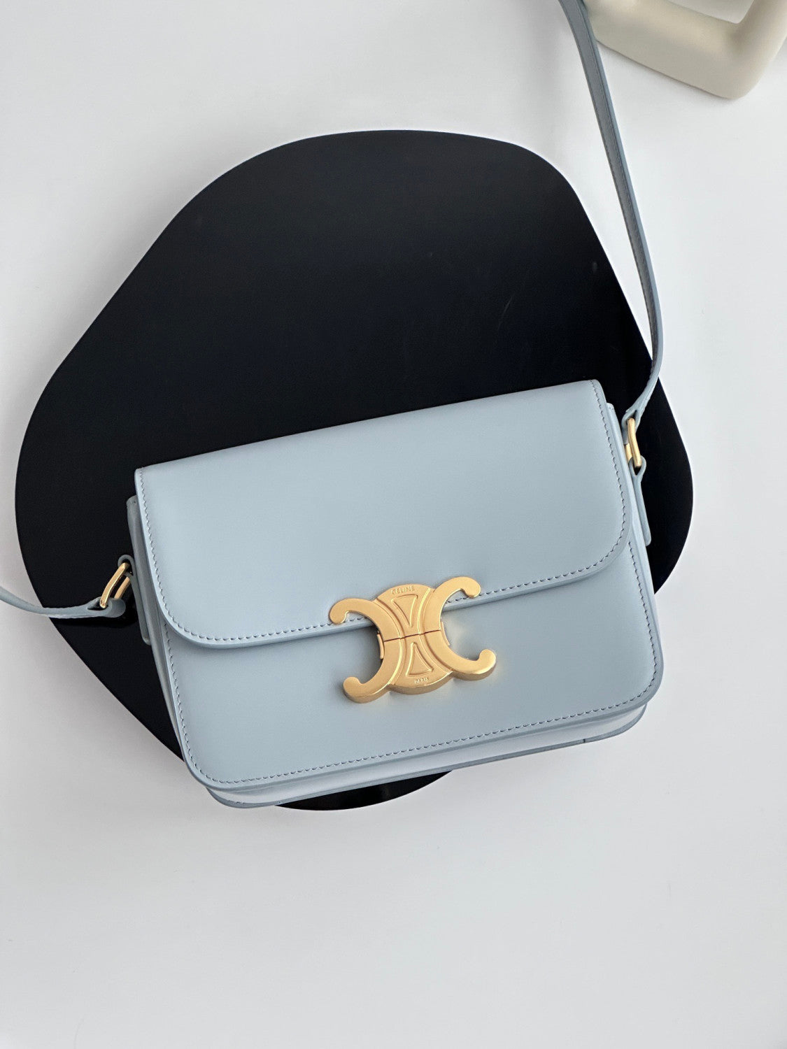 Celine Triomphe Medium Classic Premium Vintage-style Metallic Gold Logo Accent Leather Solid-colour Handbag Bag Lady Bags #196193