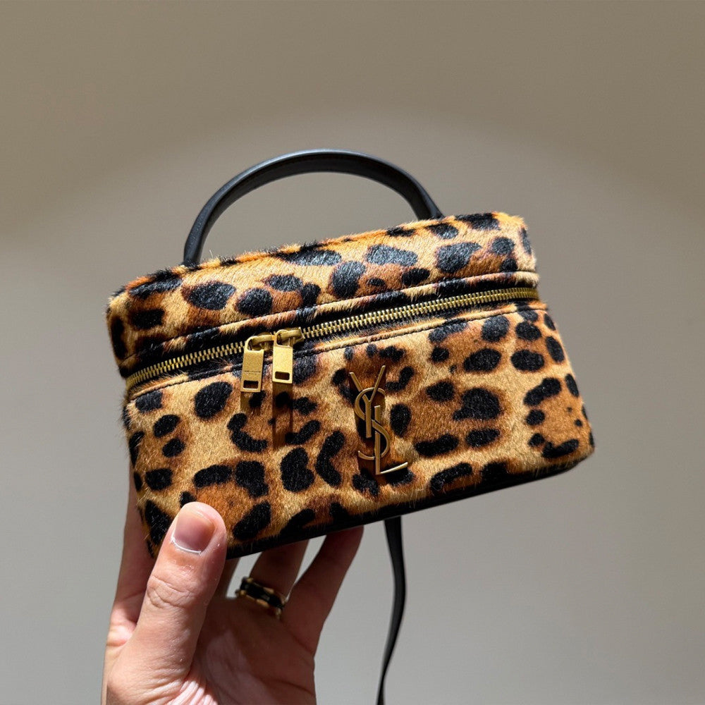 SAINT LAURENT GABY VANITY BAG Ladies Solid Color Detachable Adjustable Shoulder Strap Lambskin Shoulder Handbag Cosmetic Bag #76574