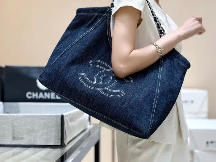 Chanel Women's Spring/summe Vintage Denim Shopping Tote Bag Deep Blue Chain Large Capacity Bag With Elegant Leisure And Vacation Beach Accessories #82668A
