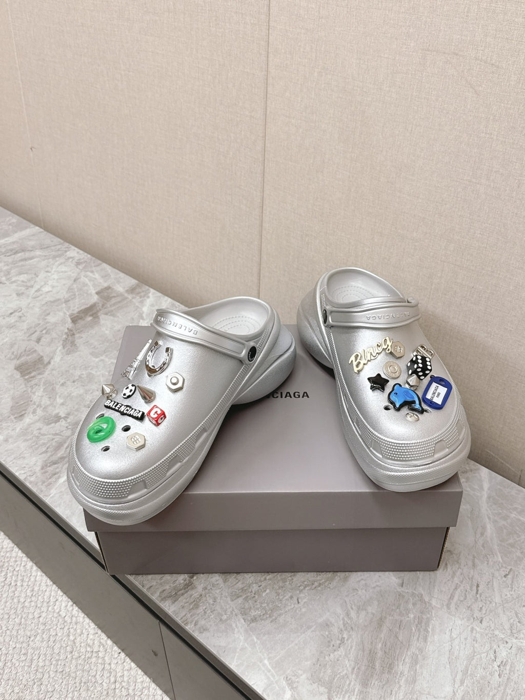 Balenciaga Men's And Women's Summer Solid Color DIY Graffiti Hole Beach Sandals Slippers Shoes #76464