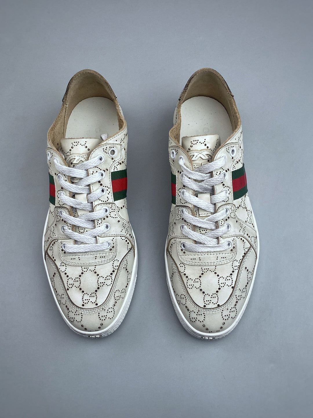 GUCCI Men's Stretch Low-top Sneaker in Sand and  GG canvas #383928