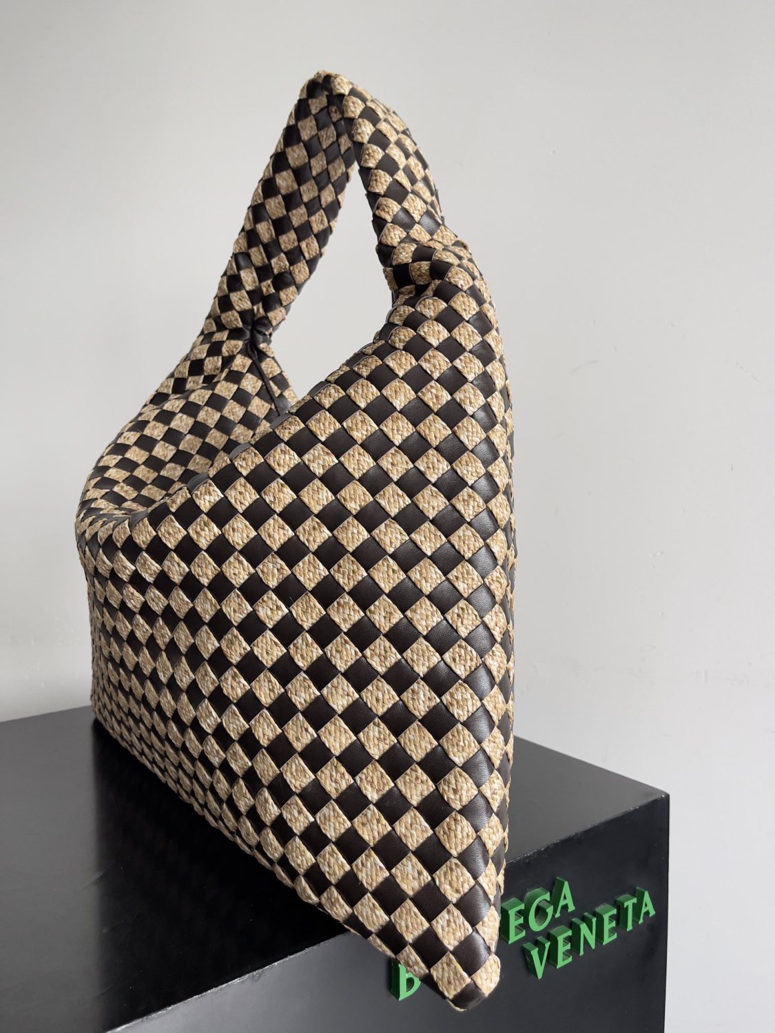 Bottega Veneta HOP Raffia And Leather Hop Shoulder Bag Stylish Modern Handheld Shoulder Bag Women's Fashionable Casual Tote #81889A
