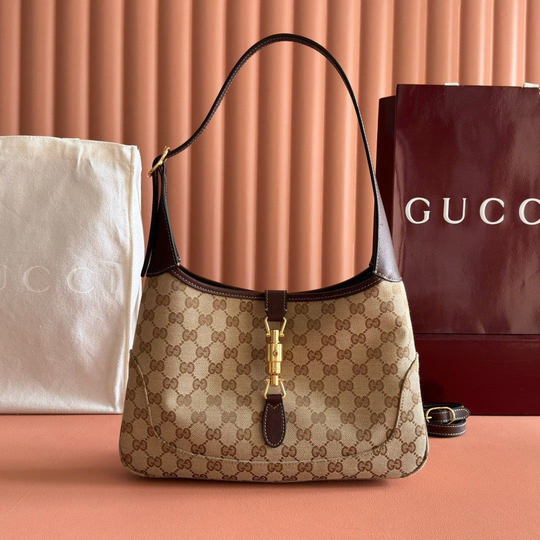 Gucci Jackie 1961 By Demna 2026 New Era Show Collection La Famiglia Jewelry Collection Handbag Fashionable. Retro Elegance Crossbody Bag 863136FAFV29651 #195620