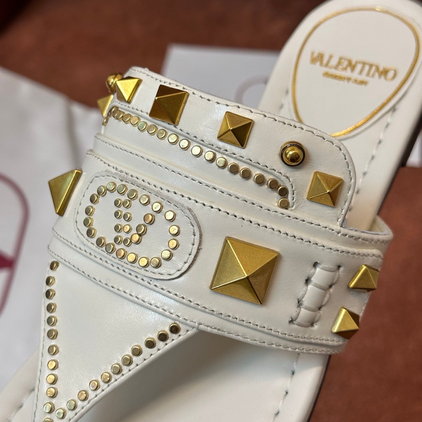 Valentino Women's Summer Solid Color Leather Studded Flat Toe Thong Sandals Slippers Shoes #76982