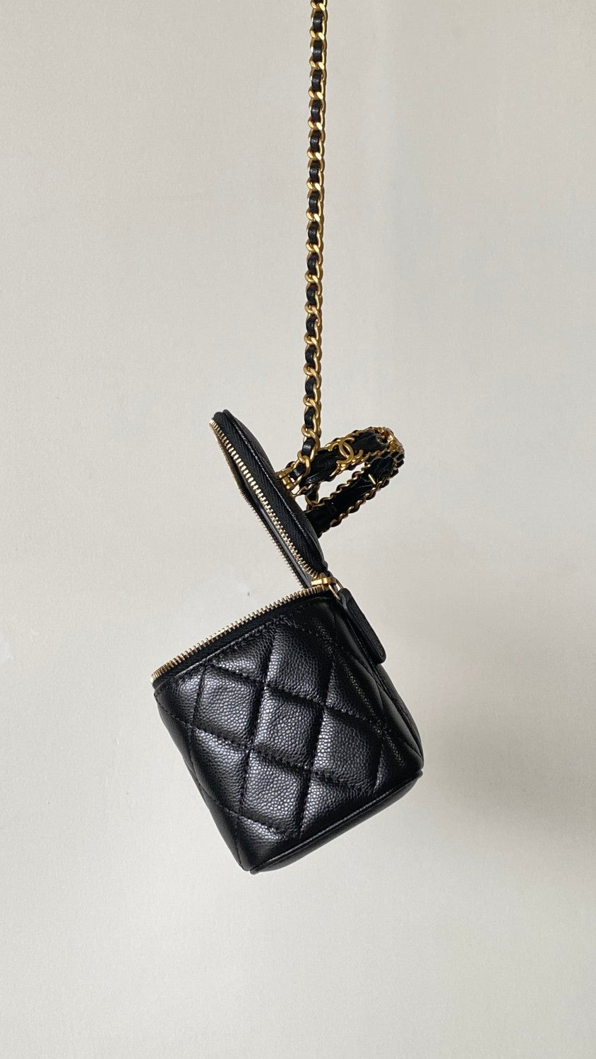 Chanel Women's Retro Vanity Series Solid Color Double C Adjustable Buckle Plaid Leather Shoulder Crossbody Casual Cosmetic Bag Bags #77895