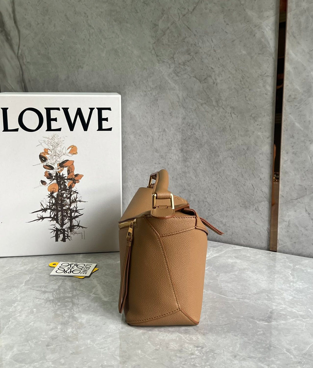 Loewe Women's Fashion Classic Solid-Color Grained Cowhide Small Shoulder Bag Handbag Crossbody Bag Bags #78824