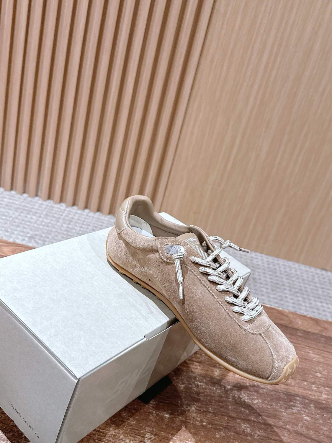 Golden Goose Women's Spring/Fall Fashion Casual Round Toe Lace Up Flat Low Top Nylon Leather Blend Retro Star Decorated Marathon Series Sneakers Shoes #79381