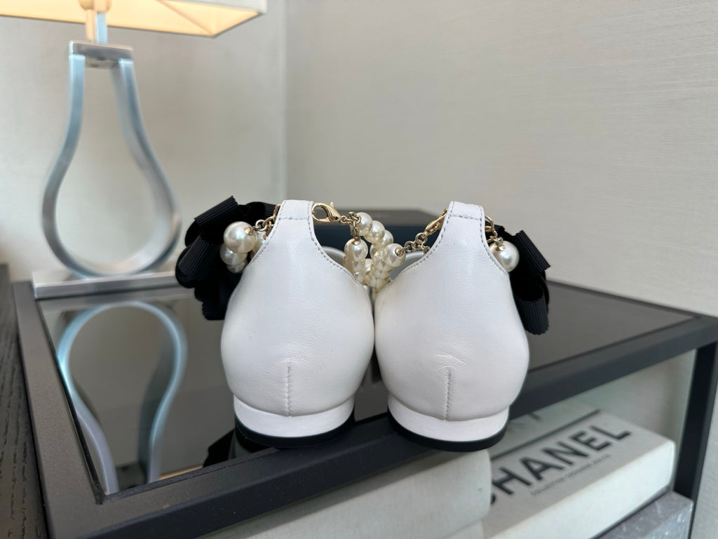 Chanel 25K Genuine Leather Pointed Toe Flat Shoes Pearl Chain Fashionable and Comfortable Color Block Women's Shoes #332404