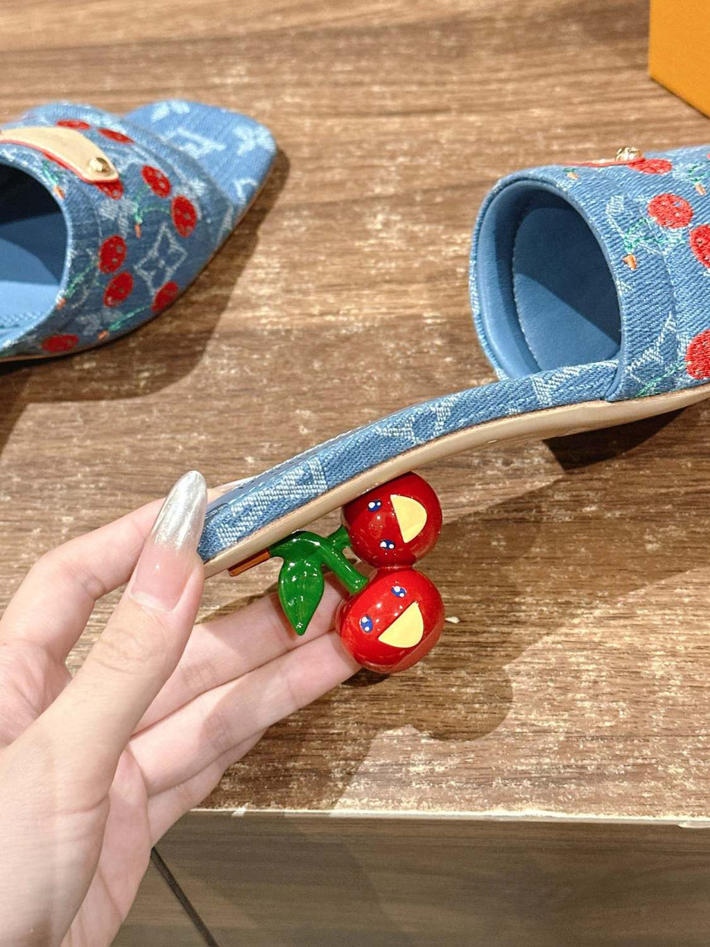 Louis Vuitton  x TM Lily Series Summer Logo Embroidery Solid Color Cool Slippers With Exposed Toes And A Unique Heel Height Of 5.5cm Casual Shoes #81735
