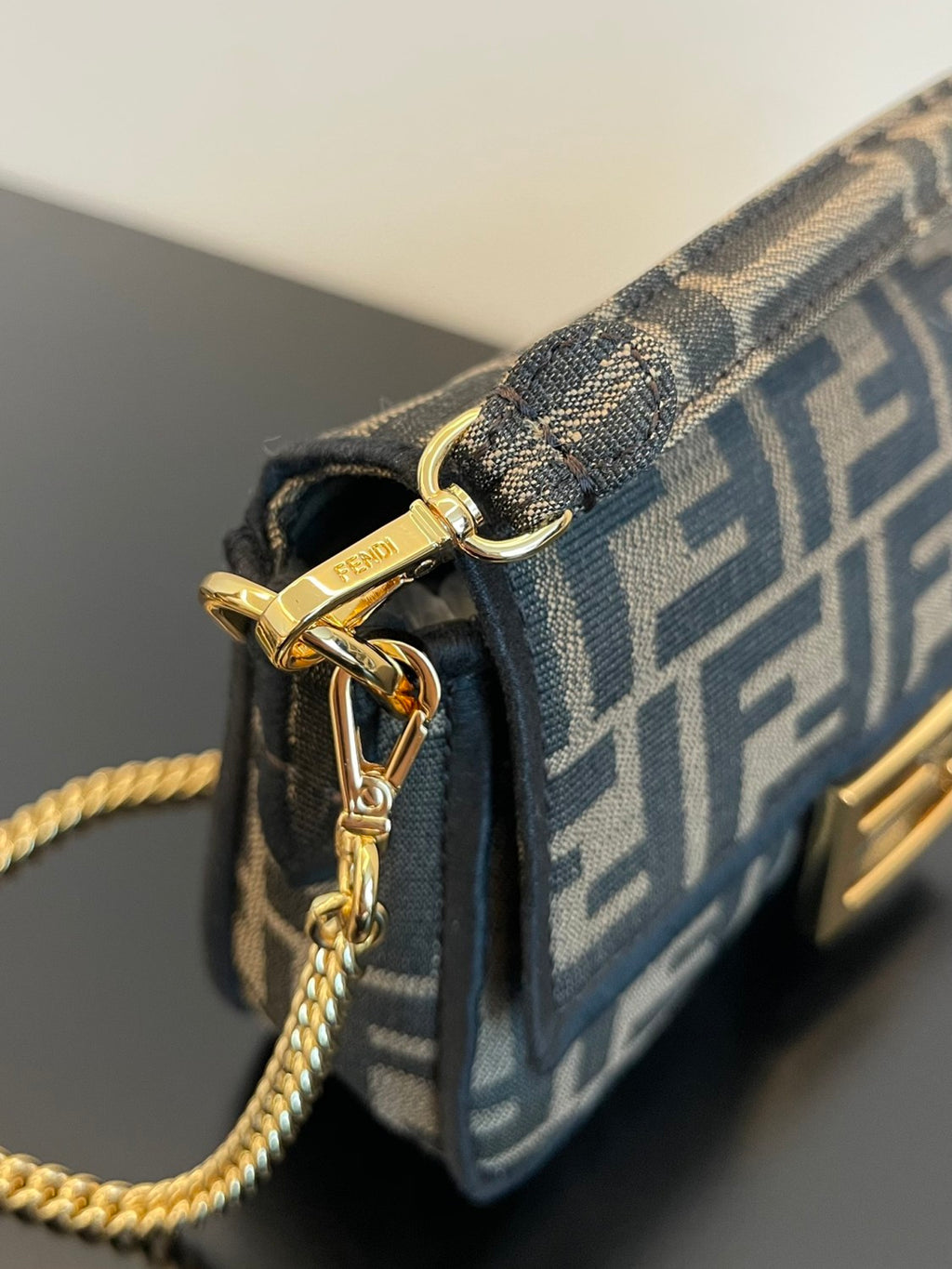 FENDI  Baguette Handbags #381872