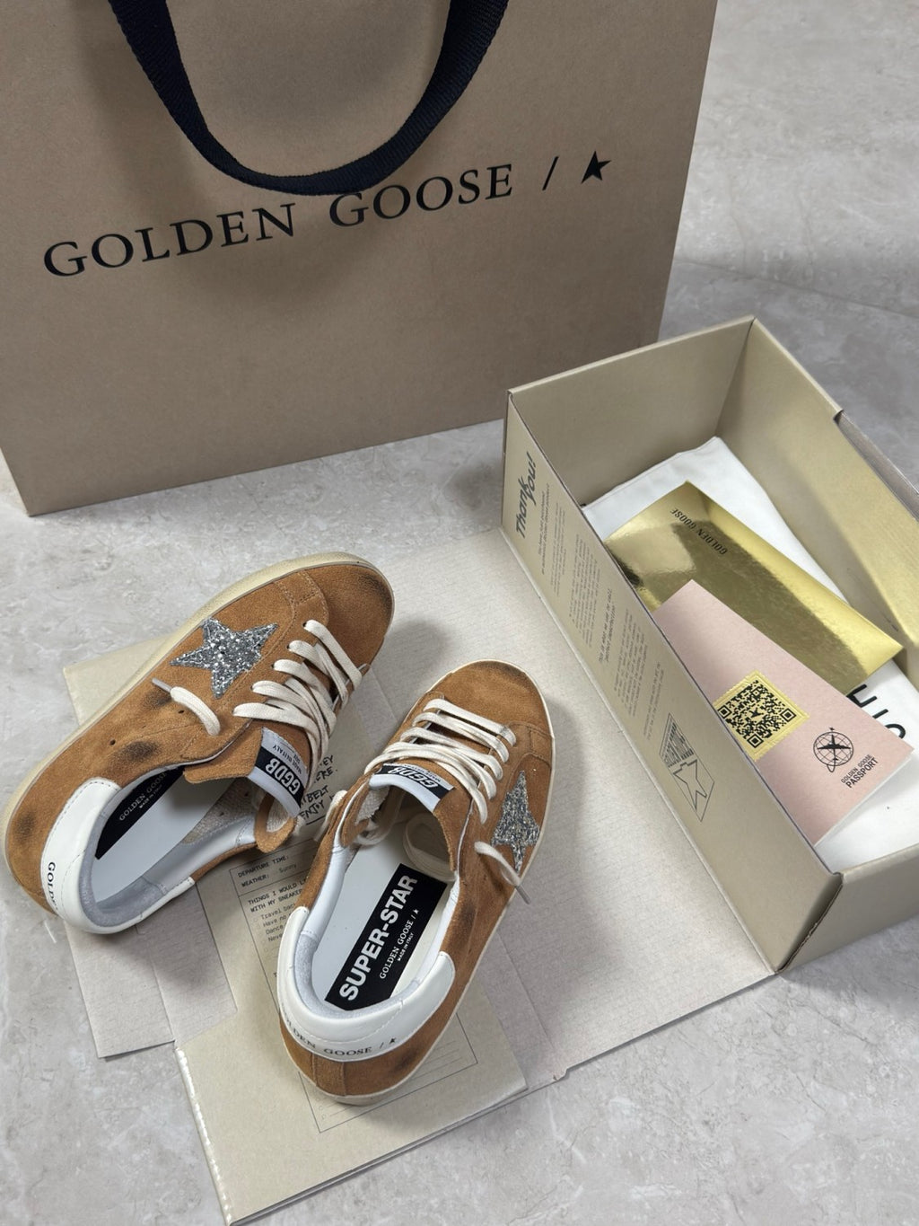 Golden Goose Ball Star in Gray Suede With Leather Star and Nappa Leather #382031