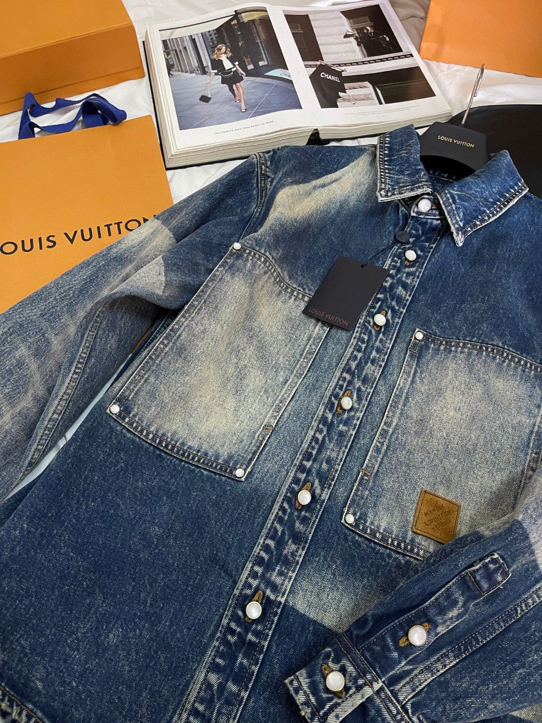 Louis Vuitton Men's Spring And Fall Blue Logo Badge Lapel Single Breasted Gradient Long Sleeved Shirt Jacket #75392