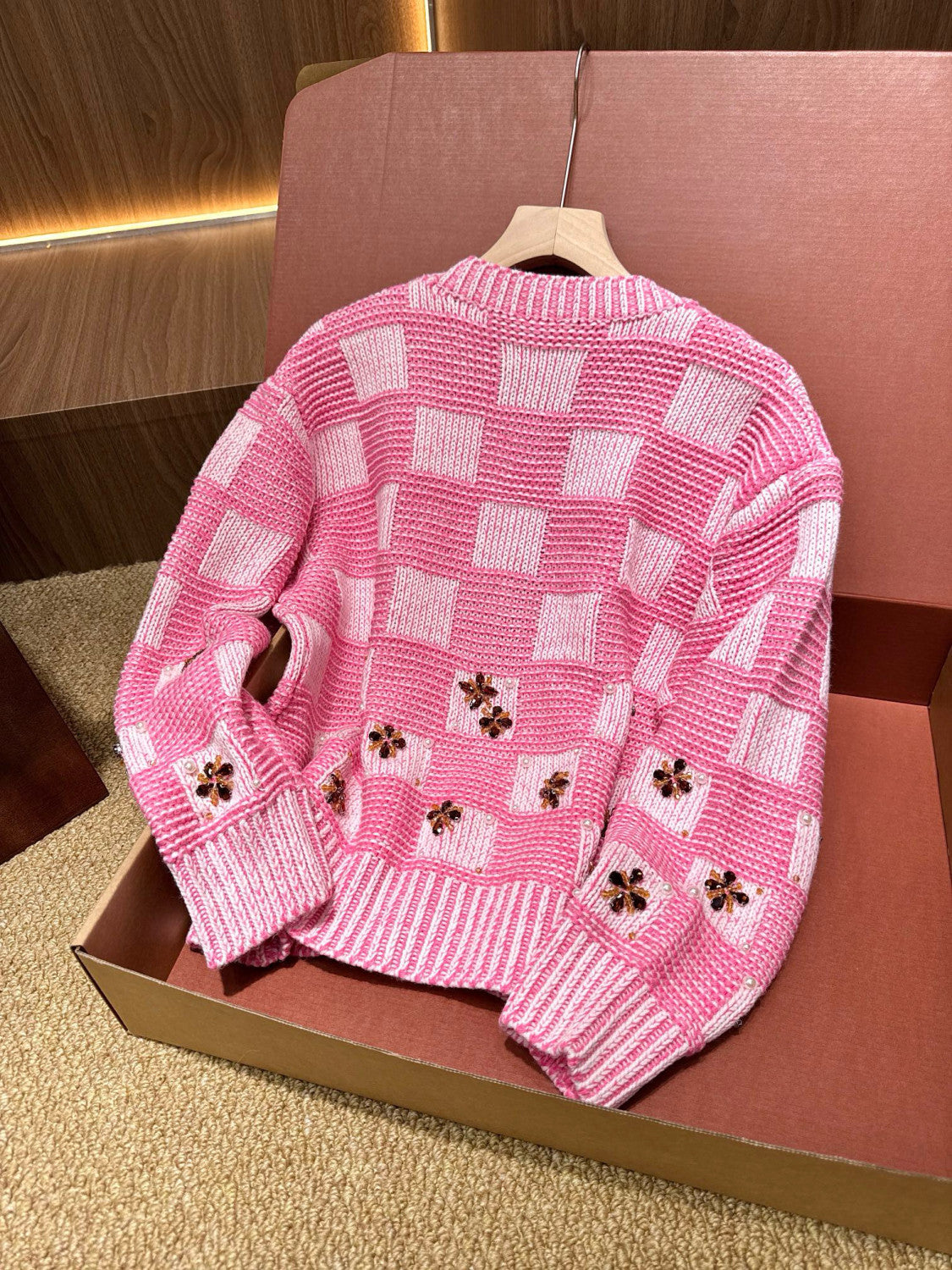 Louis Vuitton DAMIER Men's And Women's Spring/fall Fashion Casual Crew Neck Single-button Checkered Pattern Sweater With Delicate Floral Embroidery Details Knit Cardigan #79247