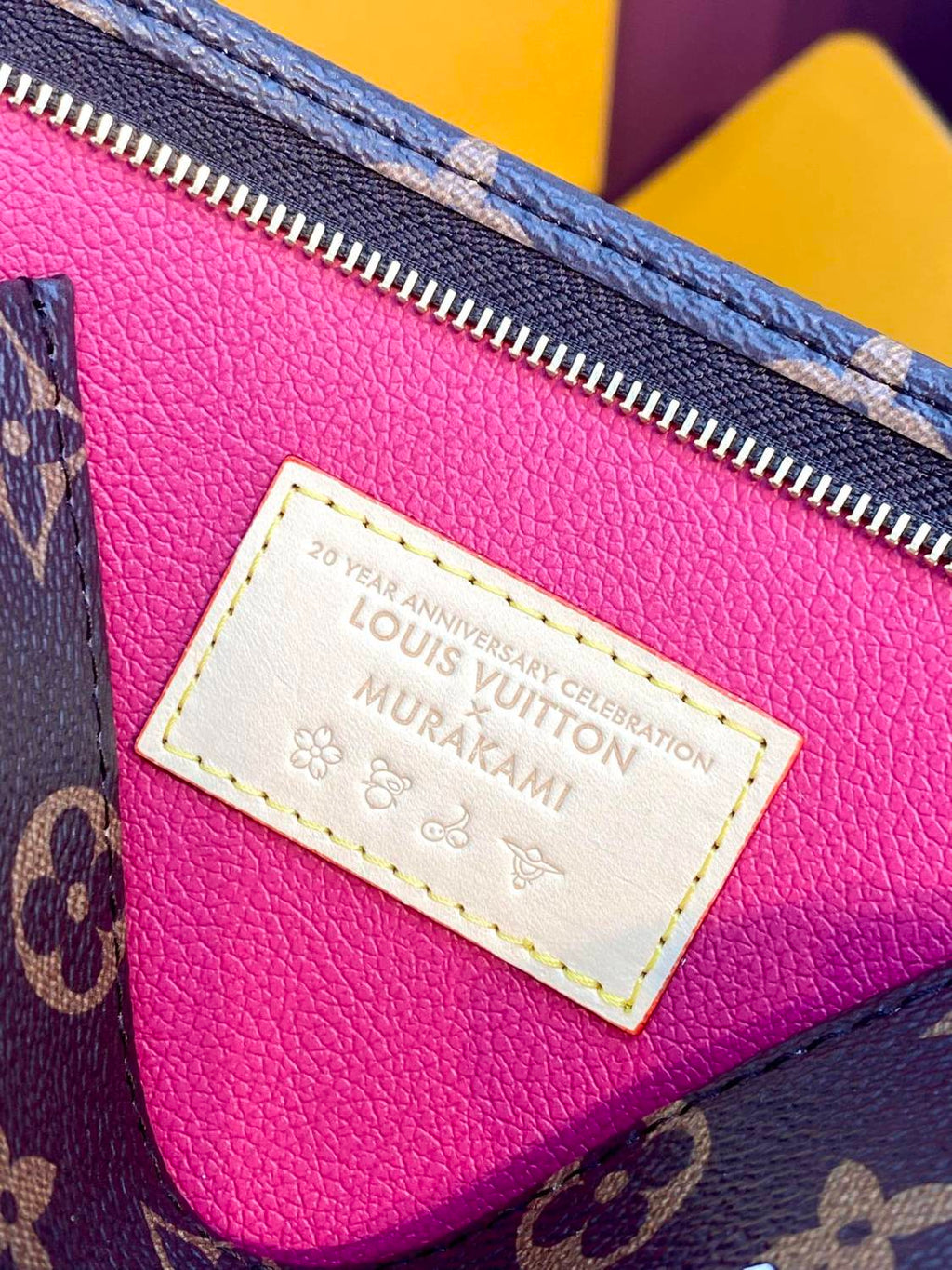 Louis Vuitton LV x TM Women's Solid Color Letter Print Graffiti Pattern Leather Zipper Closure Three-in-One Clutch Bag Bags #77916