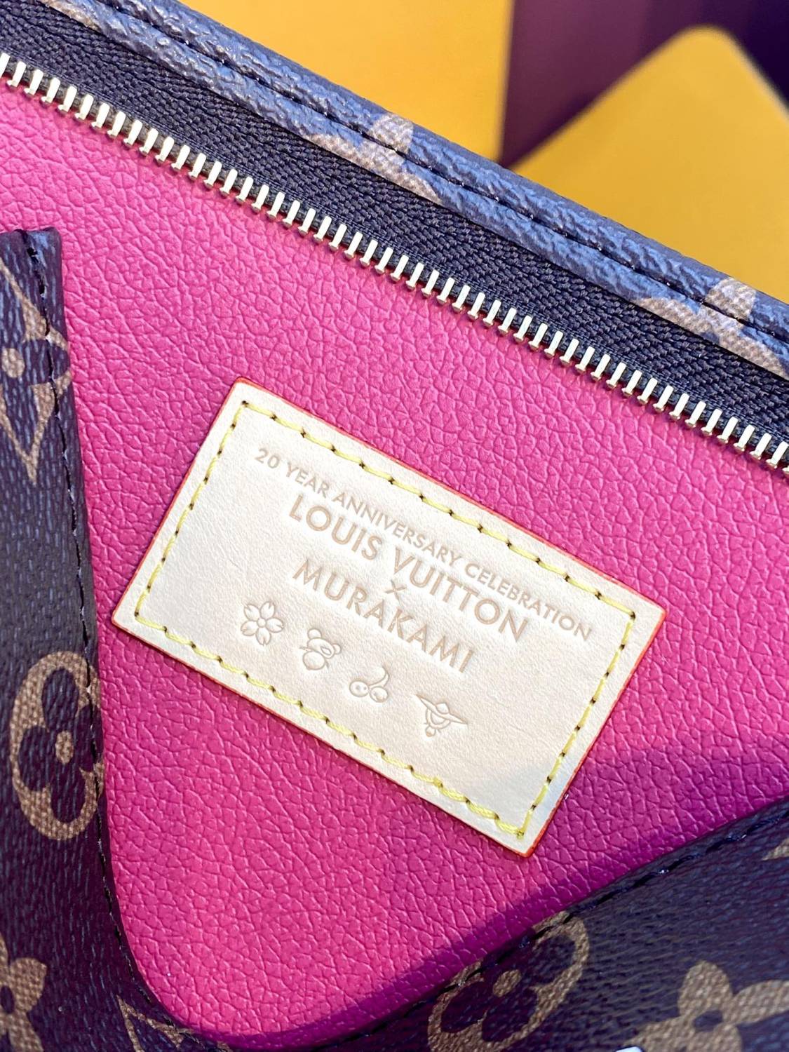 Louis Vuitton LV x TM Women's Solid Color Letter Print Graffiti Pattern Leather Zipper Closure Three-in-One Clutch Bag Bags #77916