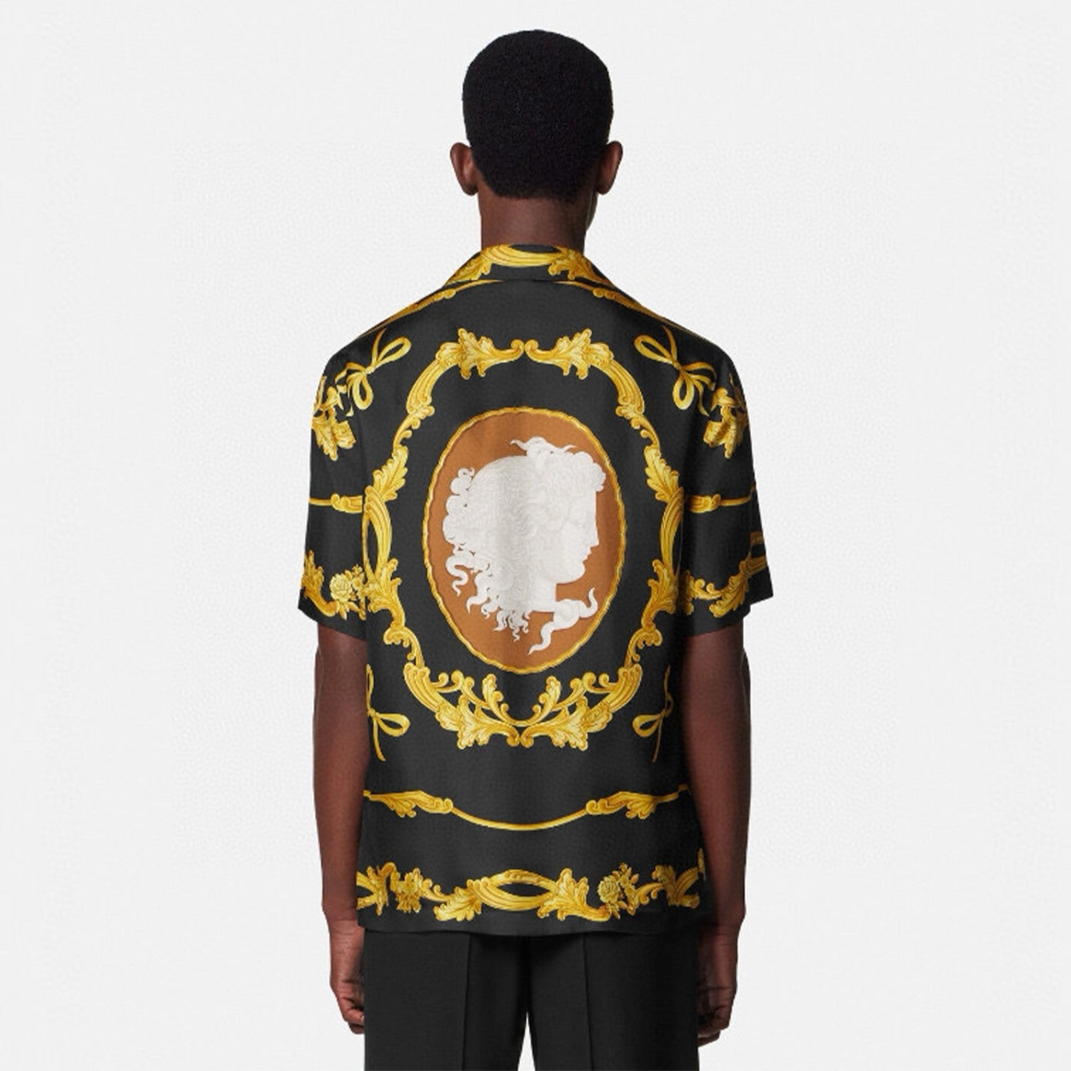 Versace Men's Medusa Cameo Printed Silk Luxury Black Gold Suit Fashion Spring Summer Trend Shirt Shorts Suit Set Ngvp #1728