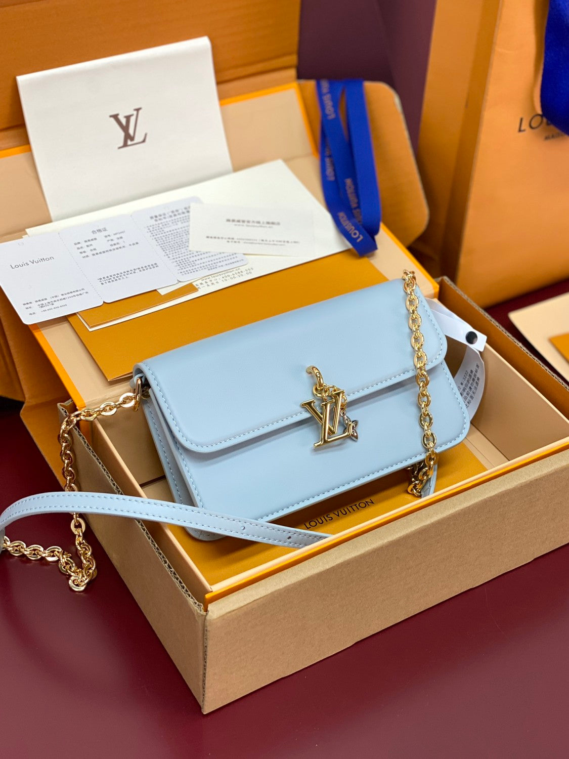 Louis Vuitton WALLET ON CHAIN LV BLOOM Women's Solid Color Metal Chain Shoulder Strap Cowhide Leather Handbag Single Shoulder Crossbody Bag Bags #77333