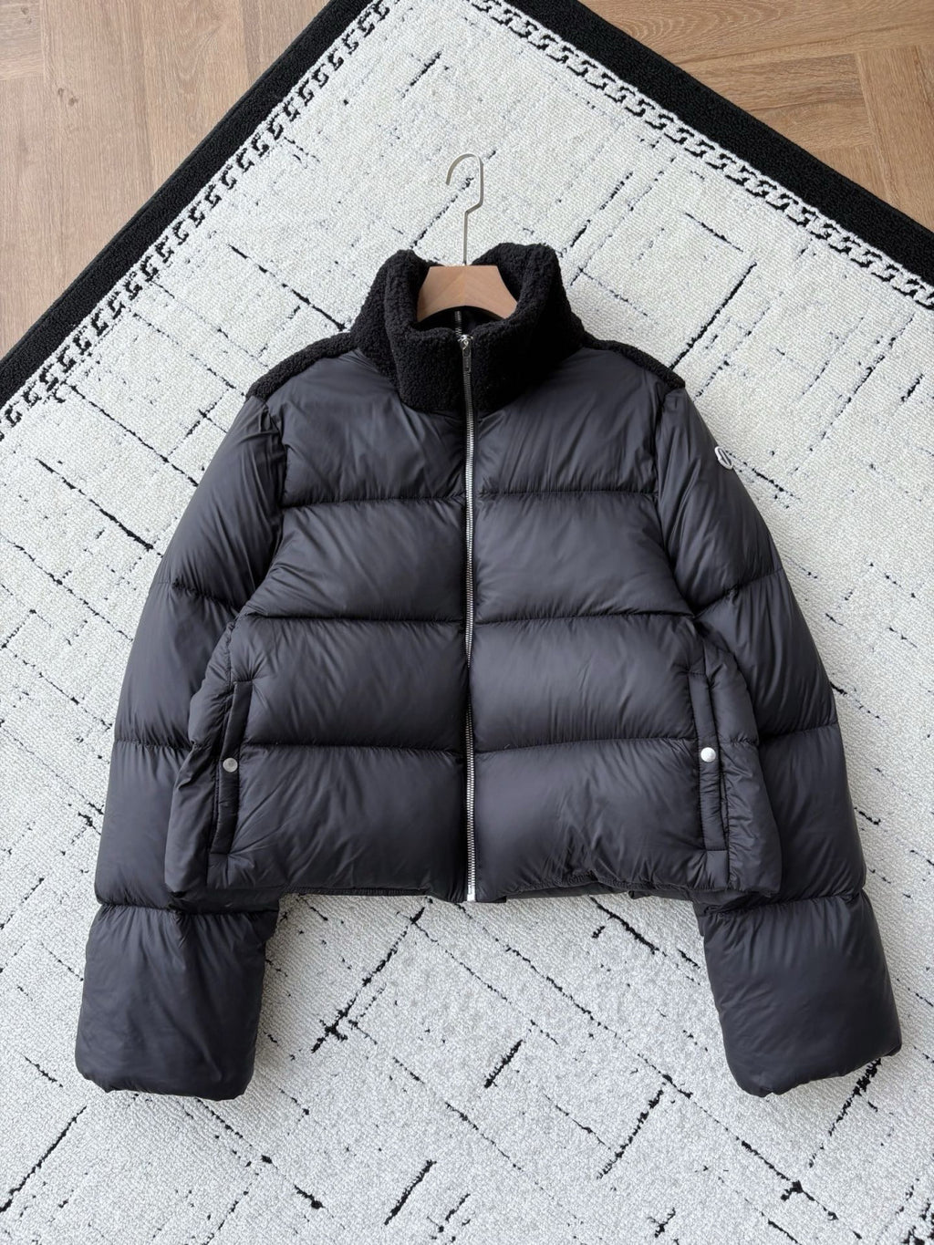 Moncler Cyclopic Men's And Women's Wool Collar Short Down Jacket #333060