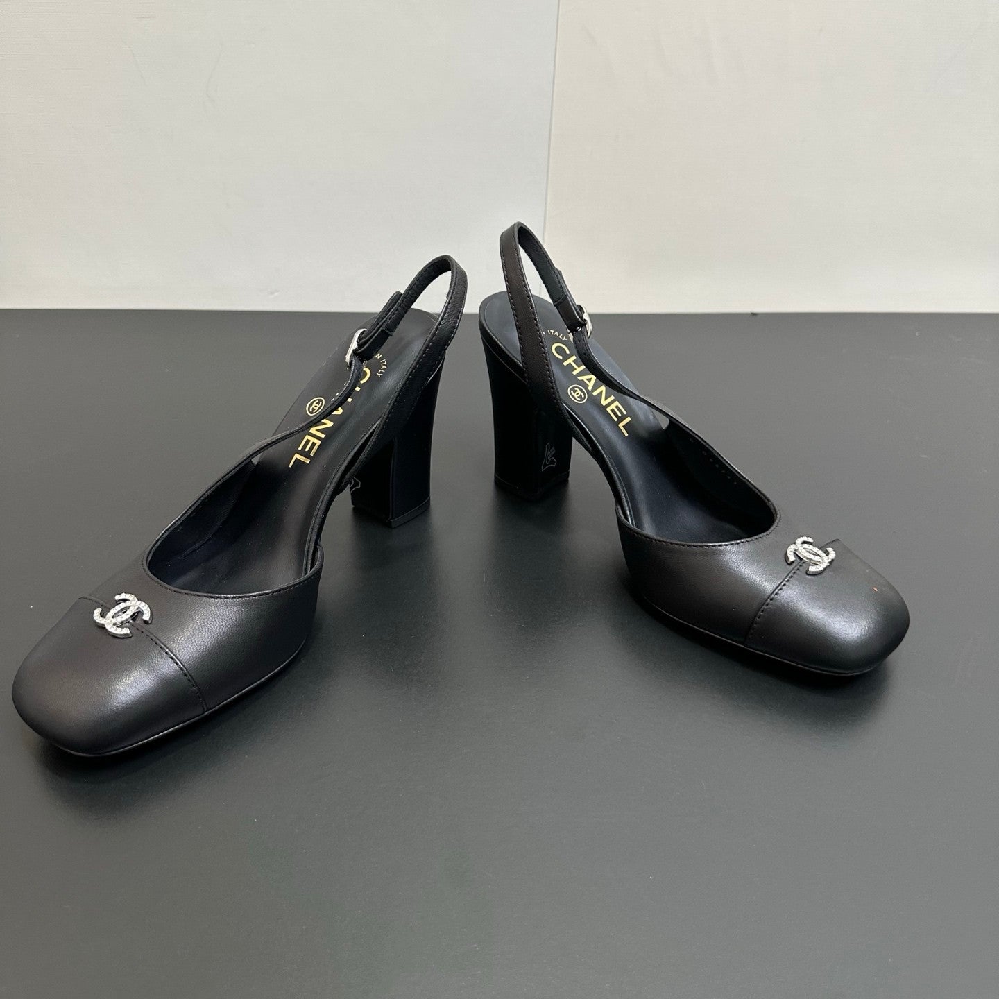 Chanel 9cm Heel Height Double C Thick Heel Back Hollow Color Block Stitching High Heel Sandals #333233