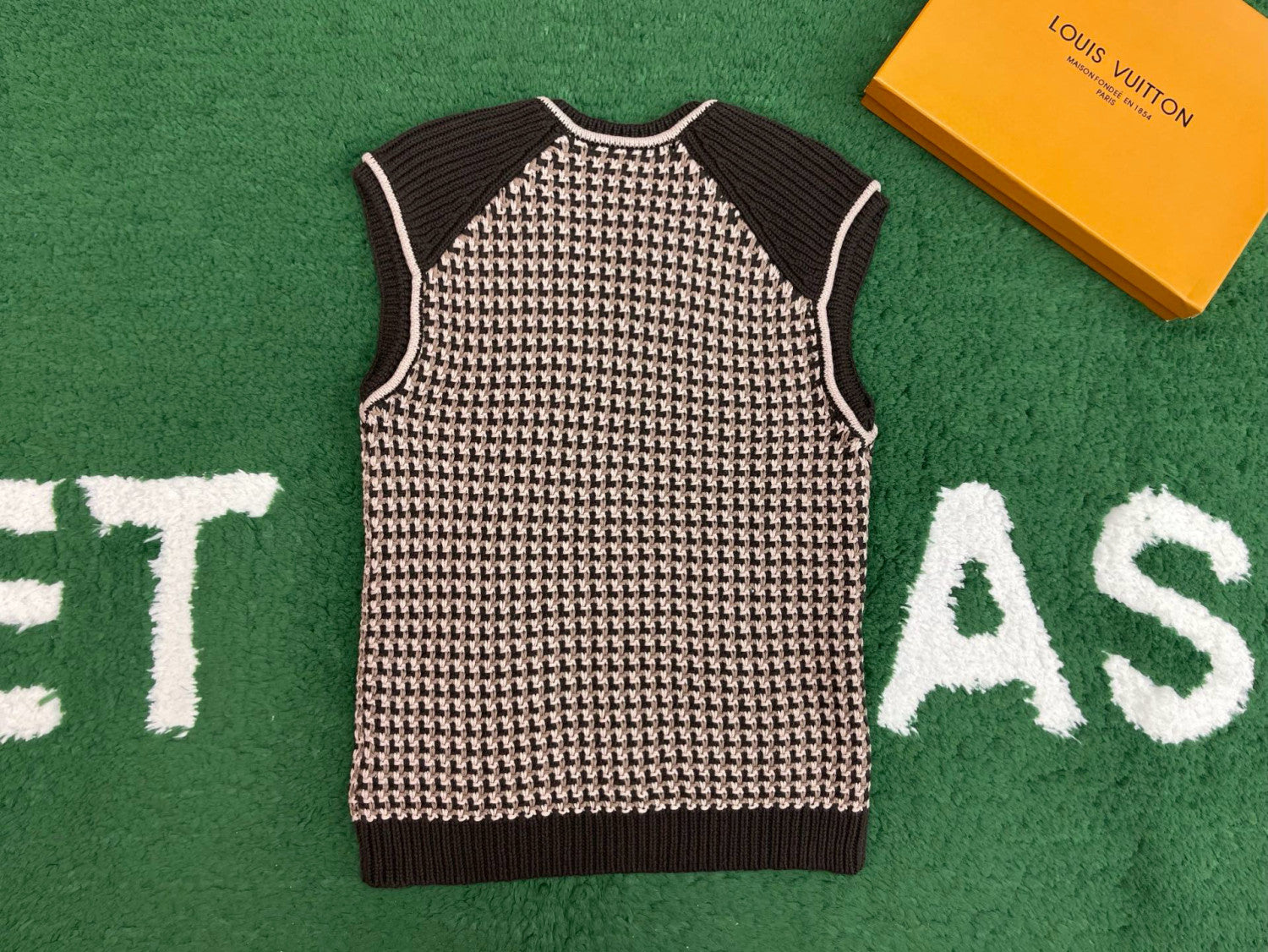 Louis Vuitton Men's Spring/Summer Brown Jacquard Cotton V-Neck Sleeveless Knitted Vest Sweater #77199