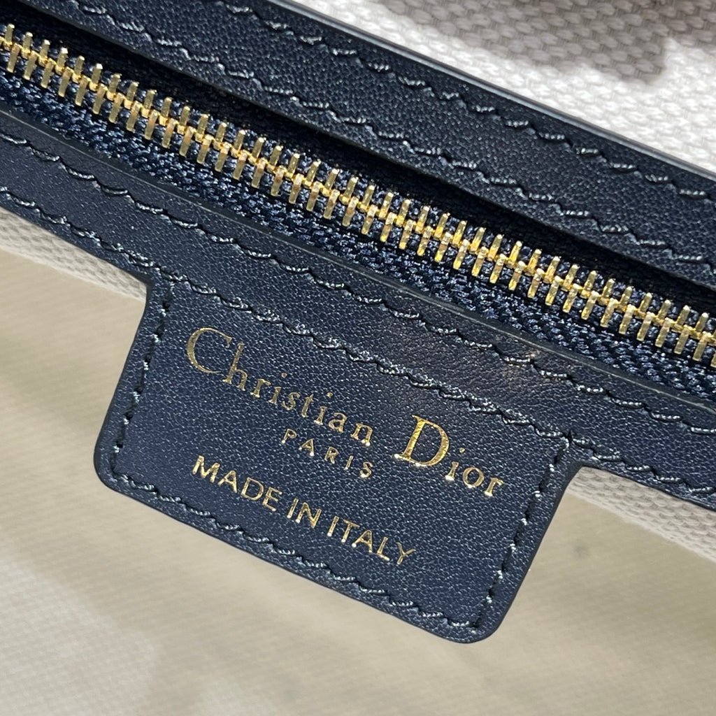 Dior Women's Mini Bags #332585