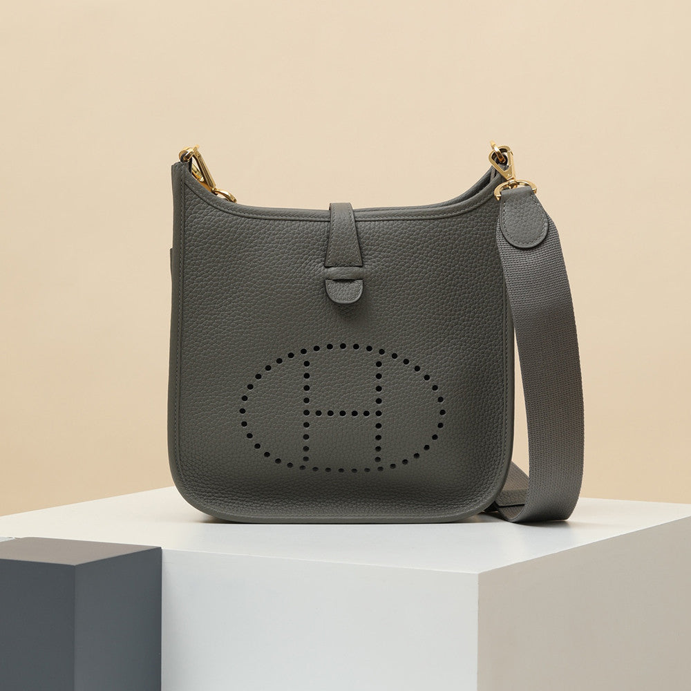 Hermes Evelyne 23 Elephant Grey Silver Buckle Black And Silver Single-shoulder Crossbody Bag Multi-colour Collection Link A Luxurious And Elegant Crossbody Bag Bags #82929A