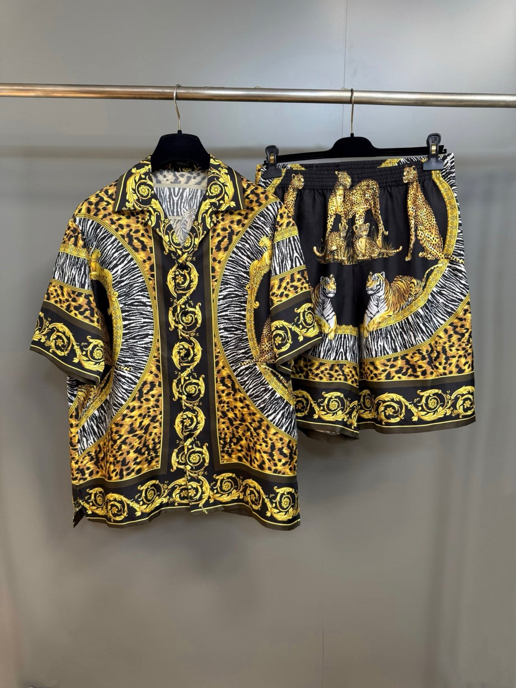 Versace Wild Cats Silk Lapel Shirt Shorts Set Men's Luxury Temperament Casual Single-breasted Shirt Elastic Waist Shorts Suit Set Ngvp #2444