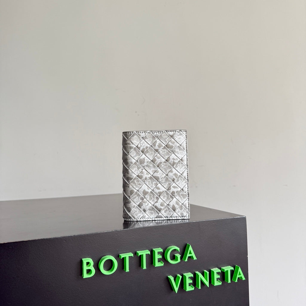 Bottega Veneta 26SS New Woven Folding Style Passport Clip Wallet Bag # 195273