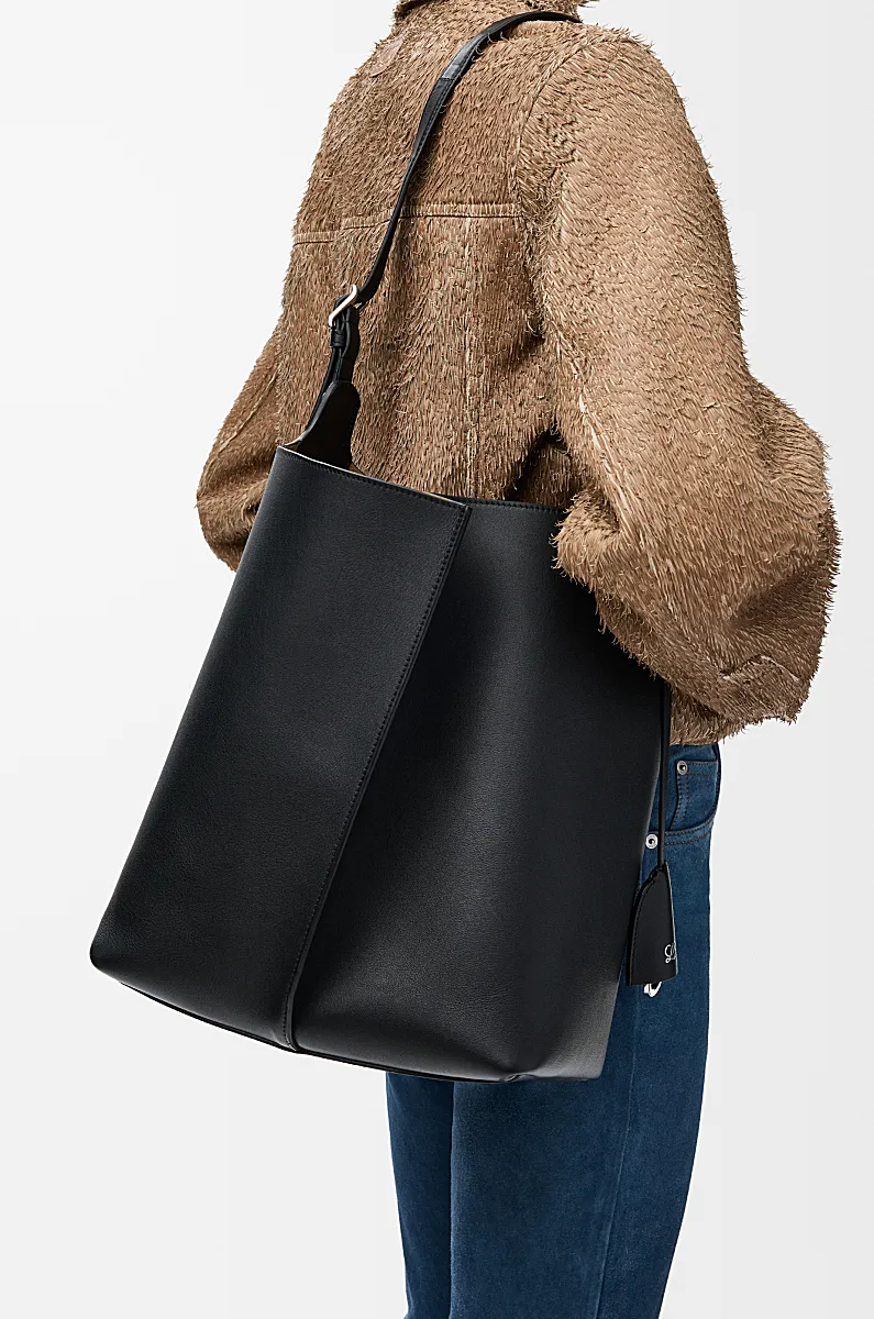 Loewe Medium Large Smooth Calfskin Bilbao Bucket Bag Stylish Minimalist Geometric Design Handbag And Crossbody Bags AWRAWRPX01 #197467