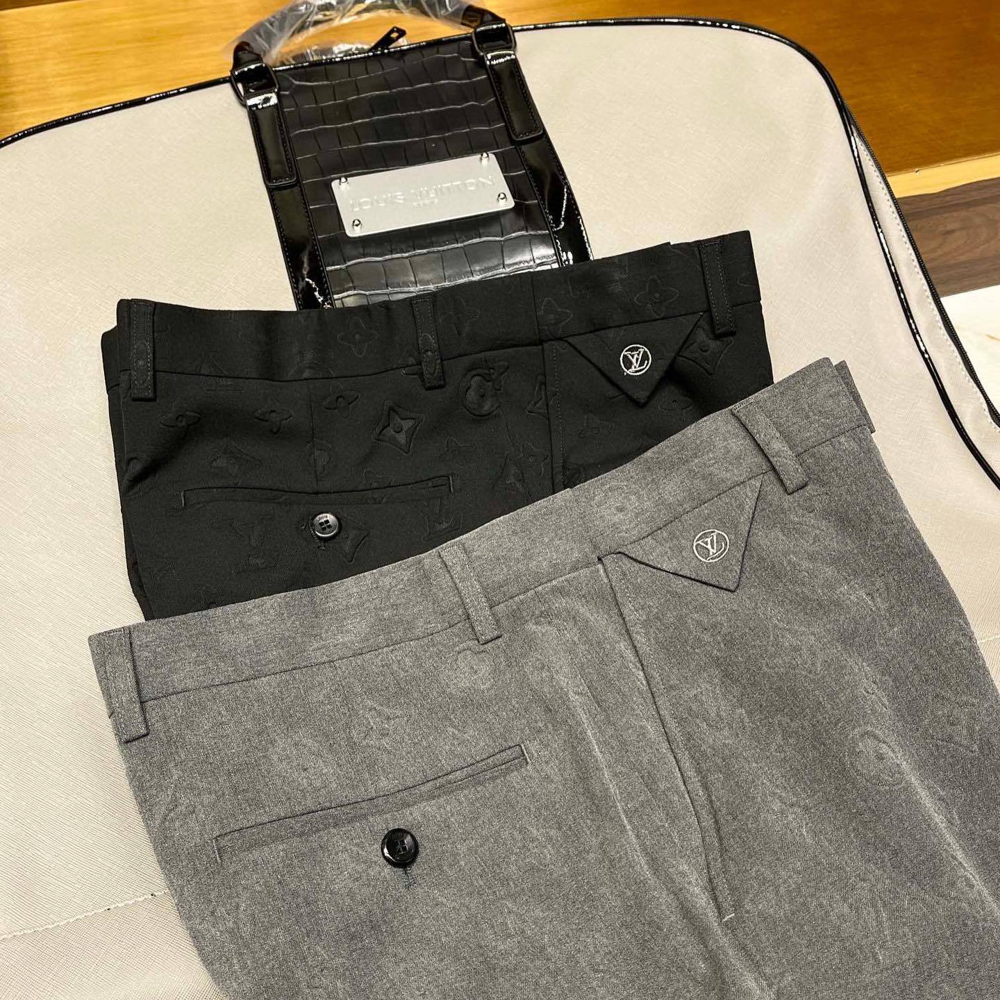 Louis Vuitton Men's Suit Jacket Long Pants Professional Dress Set #6468