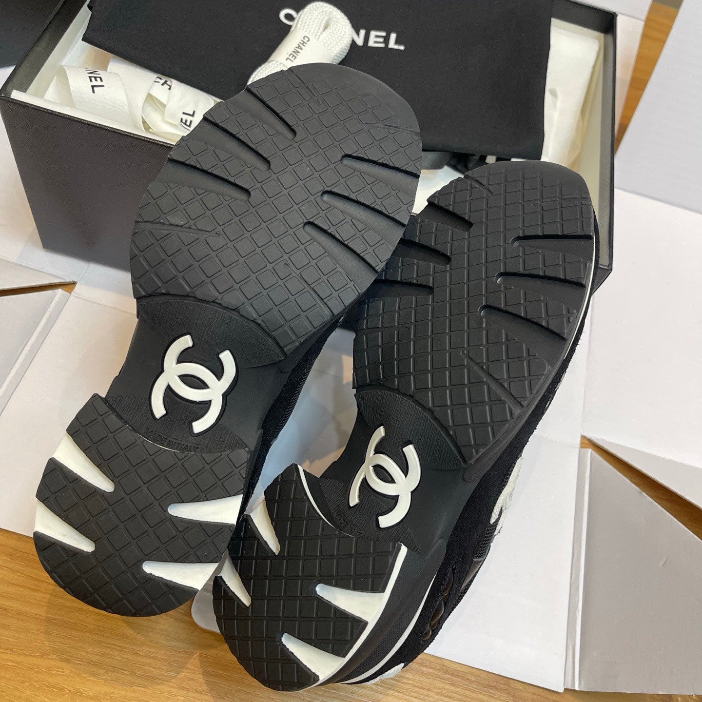 Chanel Sneakers Mixed Fibers Suede Calfskin Calfskin #335038