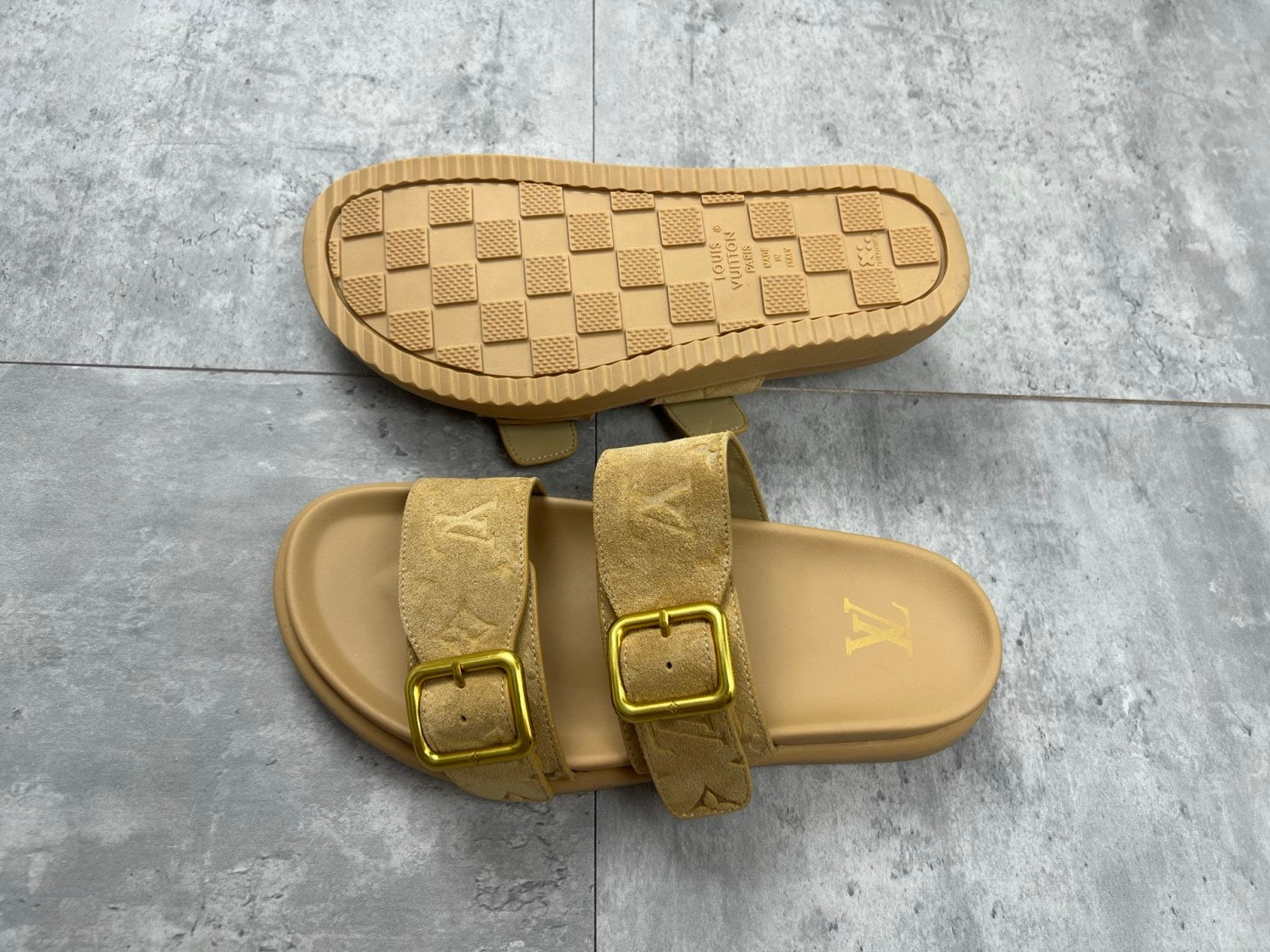Louis Vuitton Men's Summer Solid Color Classic Fashion Casual Logo Print Slippers Round Toe Flat Mule Shoes #78169