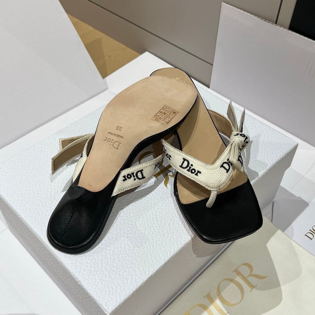 DIOR J Adior Heeled Thong Sandal White Embroidered Cotton and Black Lambskin #385829