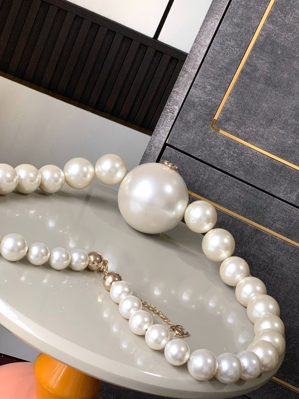 Chanel 2025/26 Fall-winter Collection Pearl Necklace-inspired Structured Evening Clutch Fashionable And Exquisite Girlish-style Handbag Bag Bags #82242A
