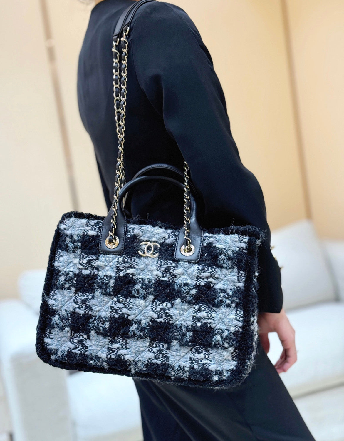 Chanel Small Tote Tweed Shearling Lambskin #376286