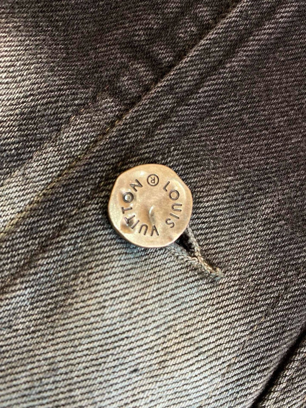 Louis Vuitton Men's Fall and Winter Logo Embroidery Gradient Single Breasted Long Sleeve Denim Jacket #72741