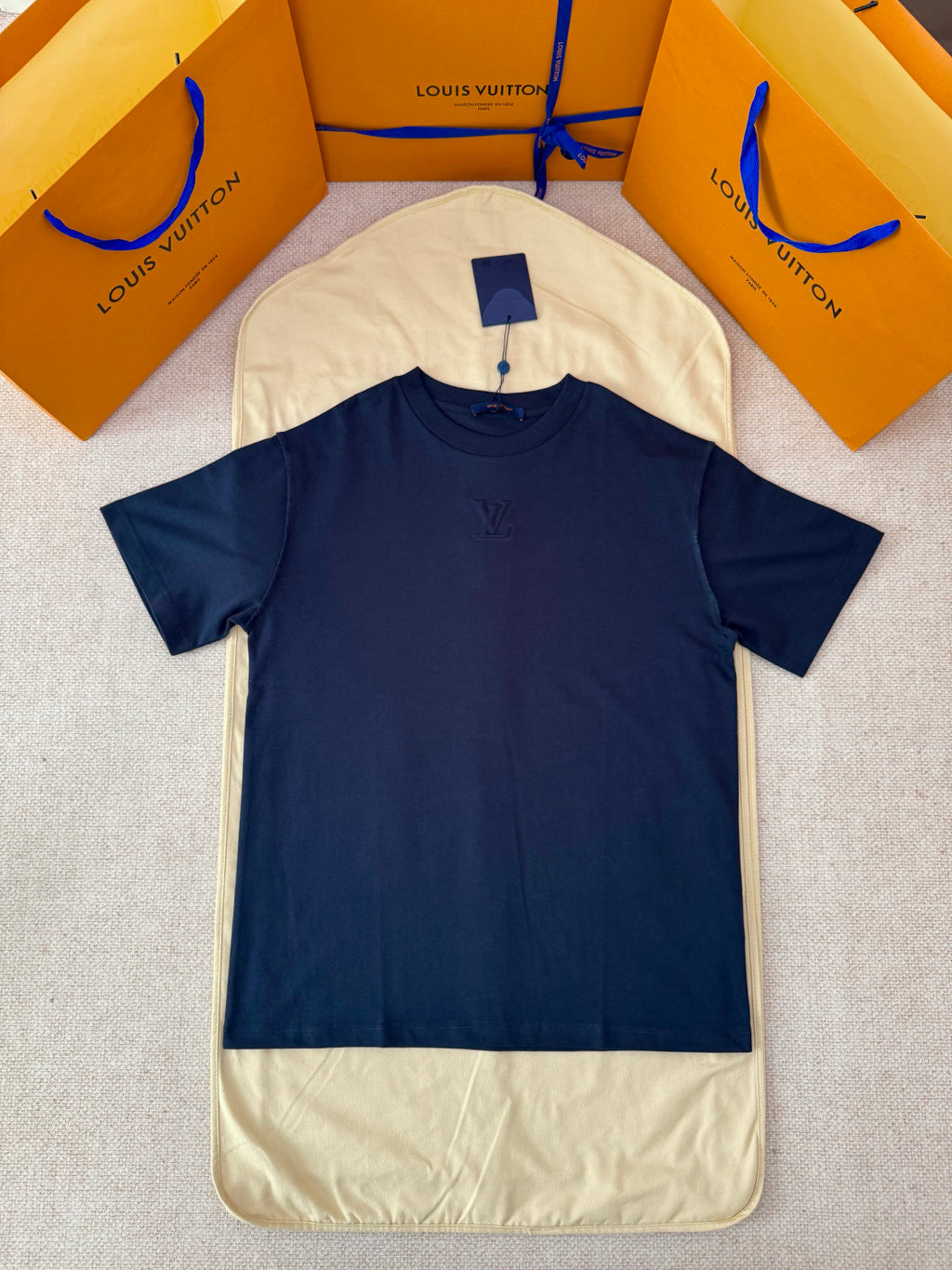 Louis Vuitton Embossed Lv T-shirt #334929