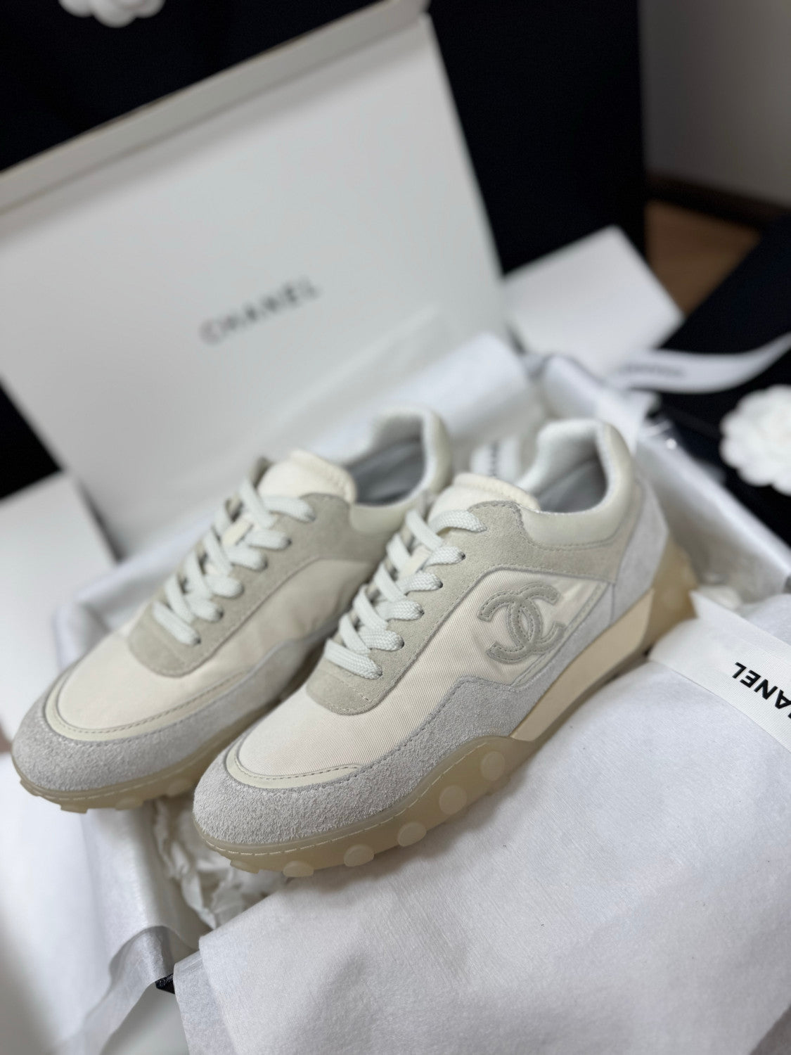 Chanel Sneakers Mixed Fibers Suede Calfskin Calfskin #381284