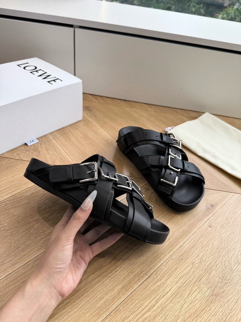 LOEWE Type Fussbett Sandal in Vegetable-tanned Calfskin #387117