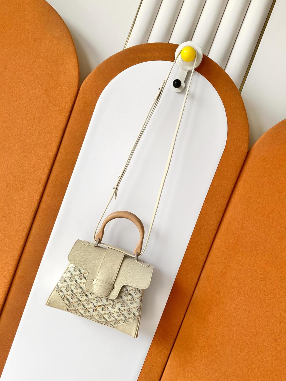 GOYARD Saigon Women's Solid Color Wooden Handle Canvas and Calfskin Shoulder Bag Handbag Bags #77774