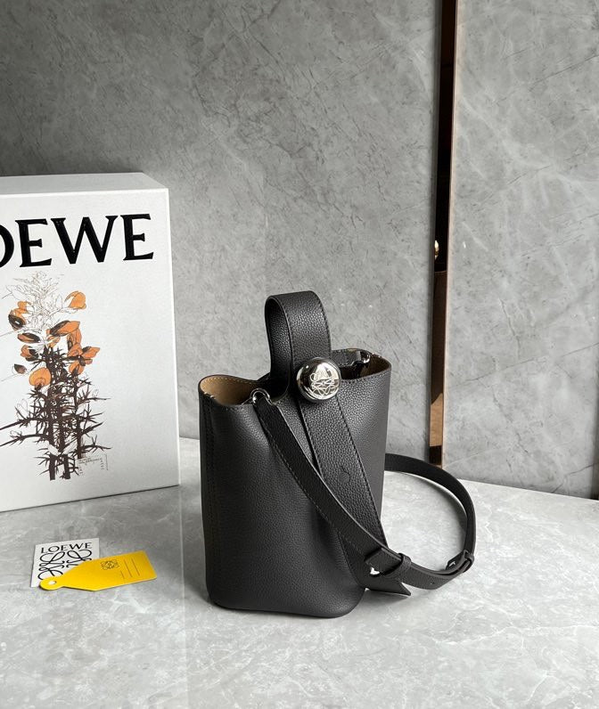 Loewe Mini Pebble Bucke #376317